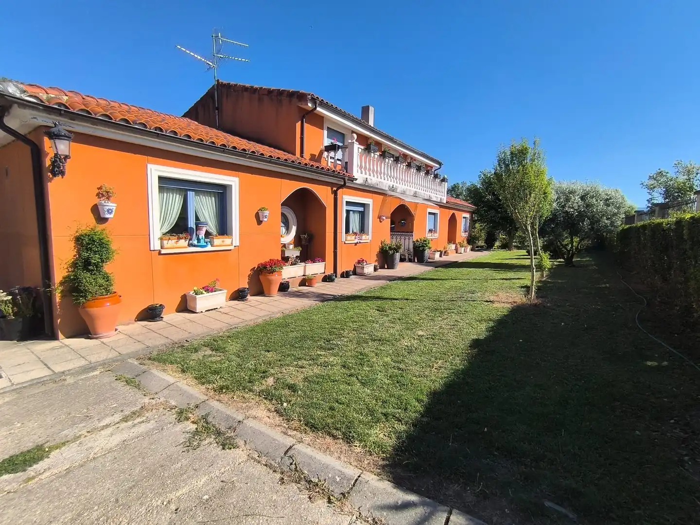 Exterior view of Houses for sale in Fresno de Río Tirón  with Heating, Private garden and Terrace