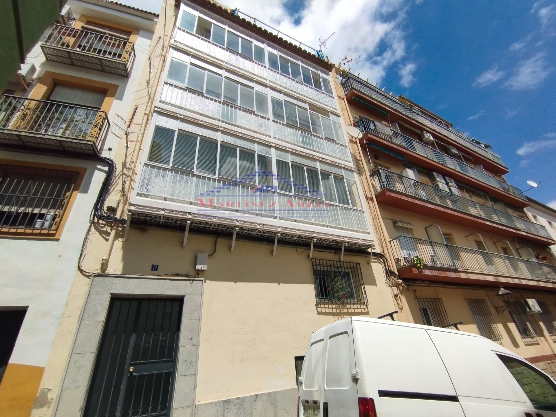 Vista exterior de Pis en venda en  Jaén Capital amb Balcó