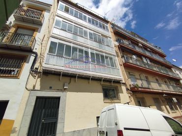 Pis amb balcó en venda a Calle los Romeros