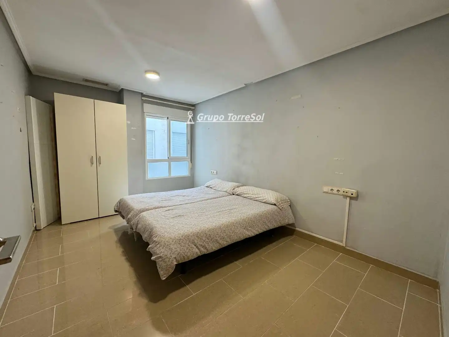 Habitación de Piso en venta en Elche / Elx con Aire acondicionado, Calefacción y Terraza