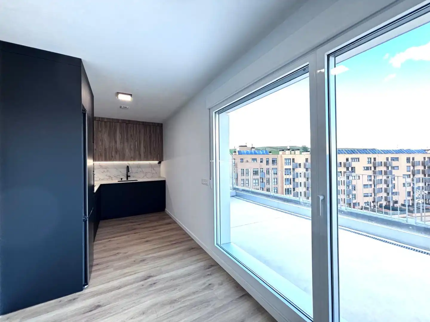 Apartamento con ascensor en alquiler en Calle la Tala, imagen 2