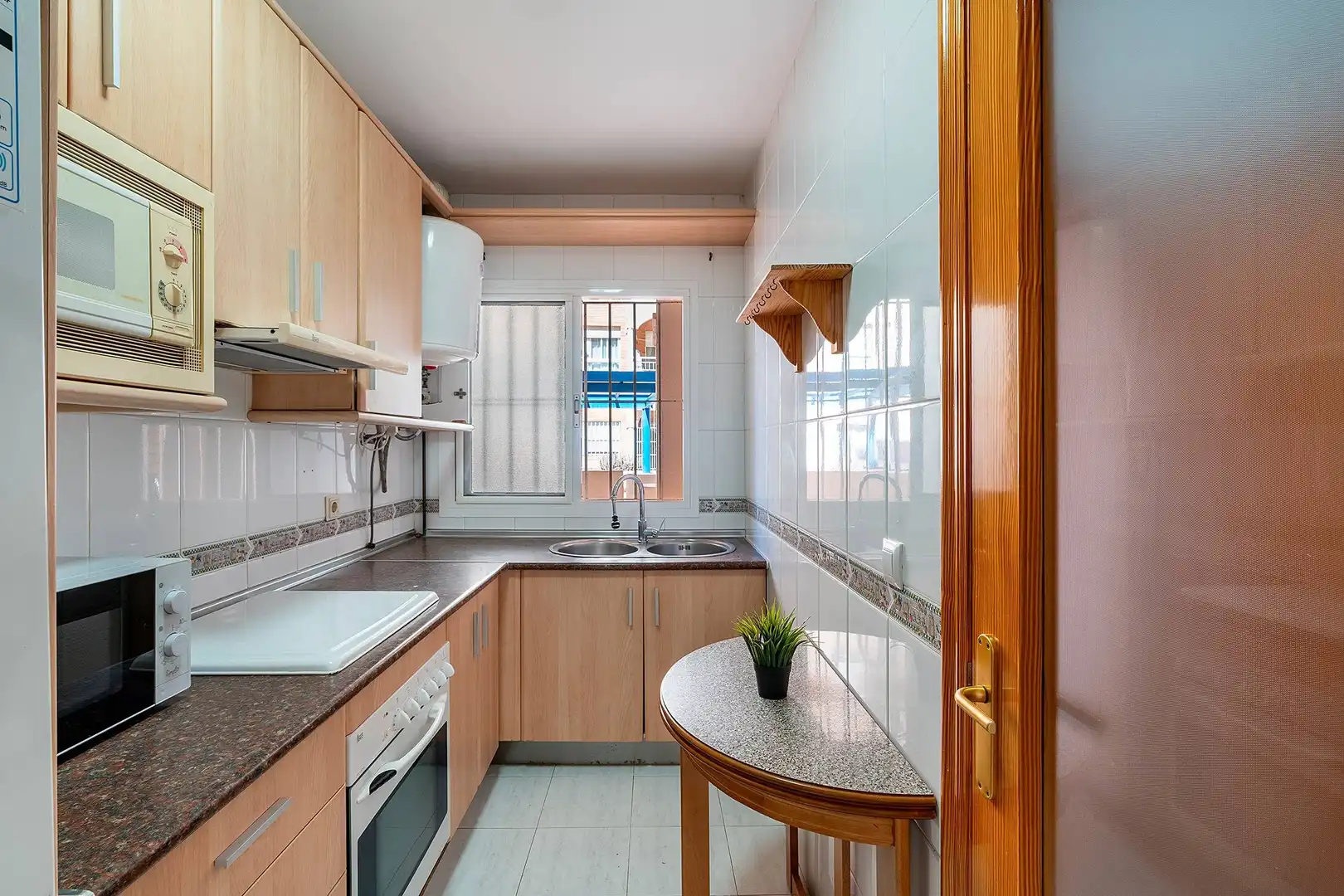 Flat with pool for sale in Roquetas de Mar ciudad, imagen 7
