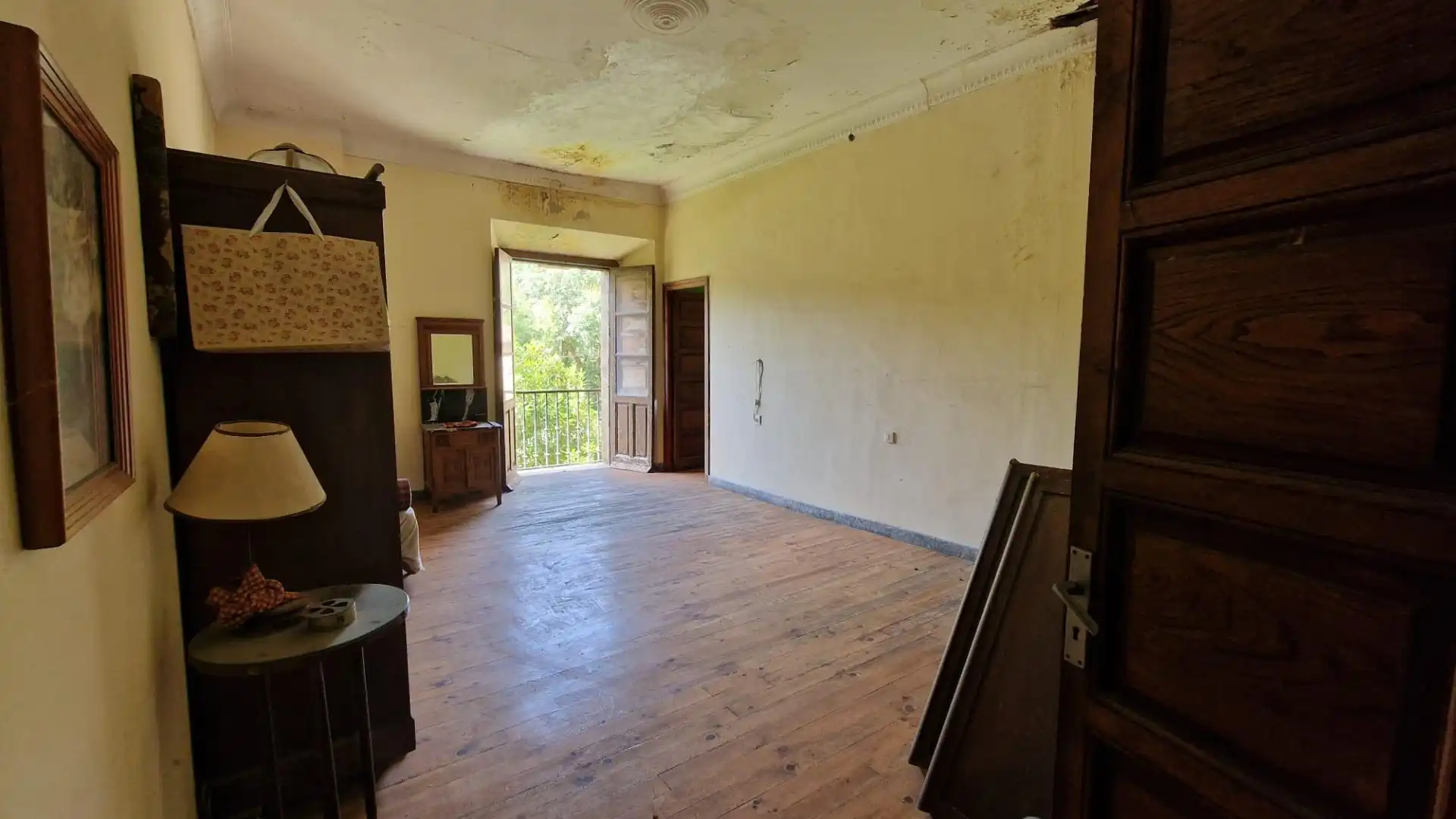 Sala d'estar de Finca rústica en venda en Lena amb Jardí privat, Terrassa i Balcó
