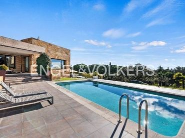 Villa con piscina in affitto a Club de Golf