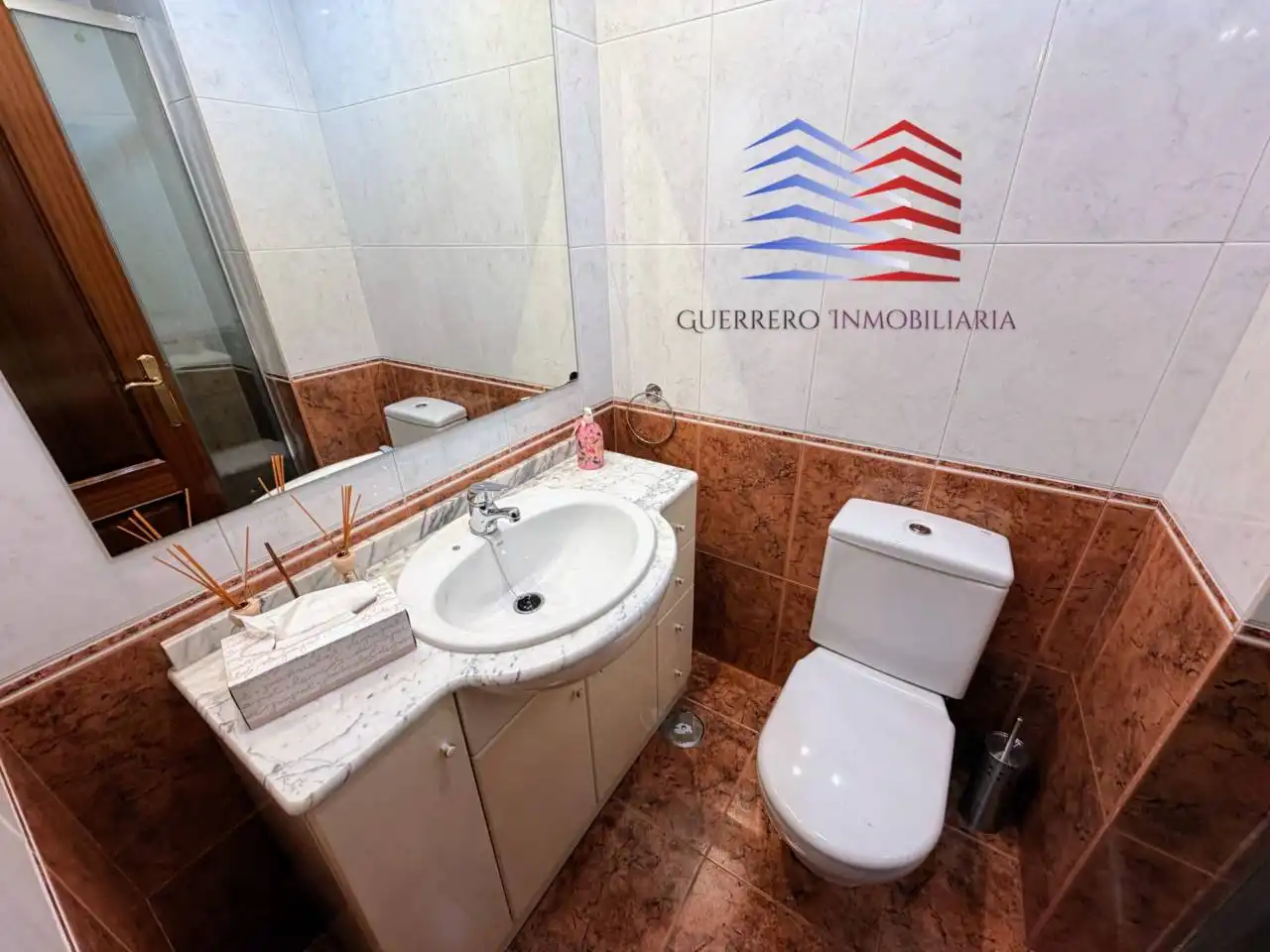 Bany de Pis de lloguer en Ourense Capital  amb Calefacció i Parquet