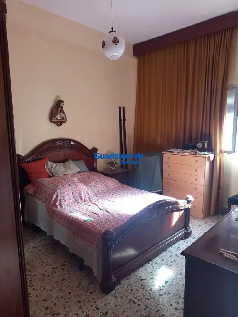 Dormitori de Casa o xalet en venda en Sevilla