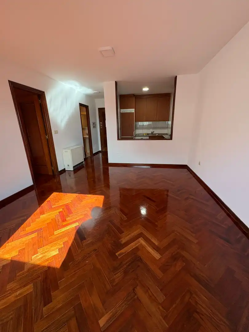 Dachboden zur Miete in A Coruña Capital  mit Heizung, Parkett und Ofen