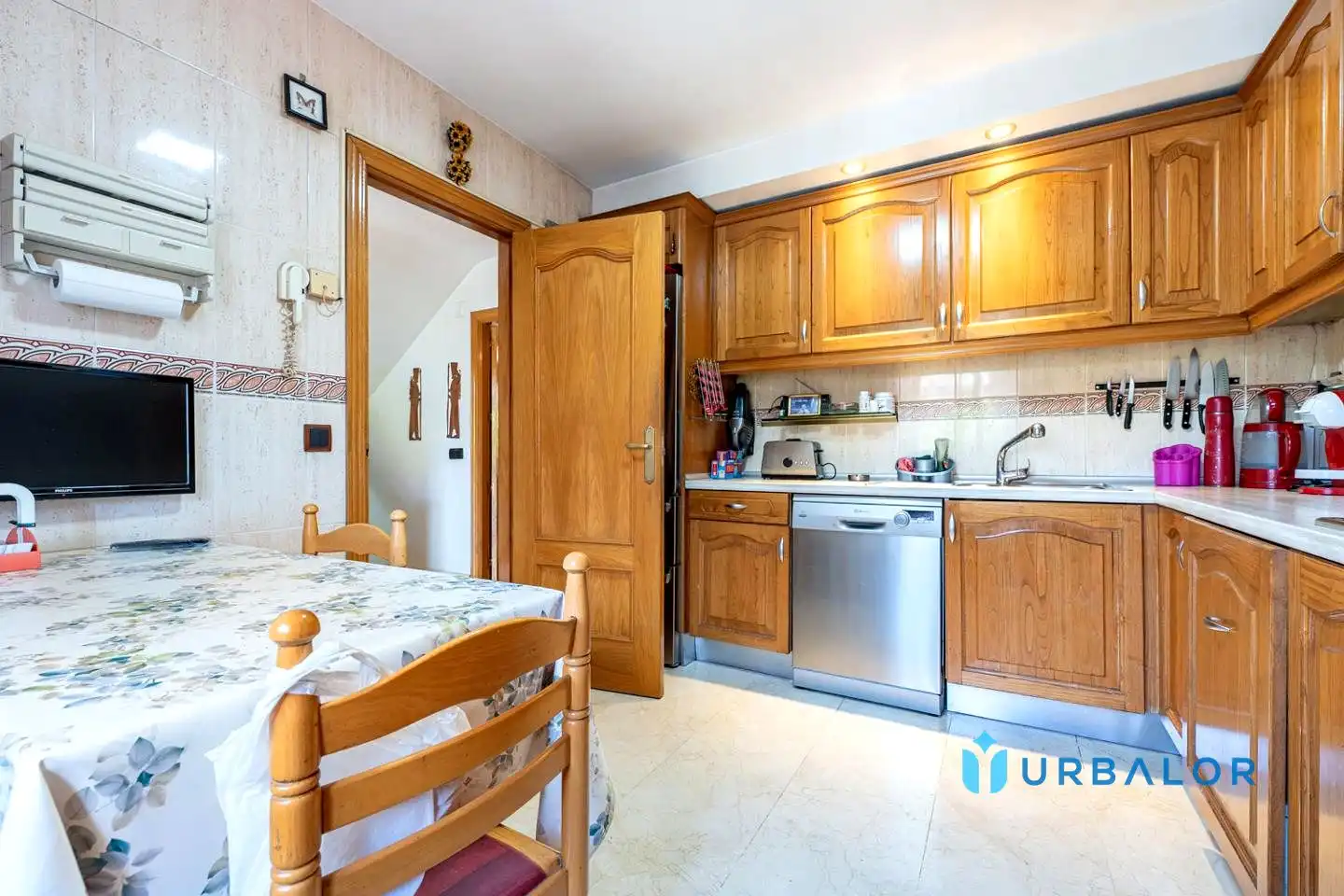 Cocina de Casa adosada en venta en Alcorcón con Calefacción, Jardín privado y Parquet