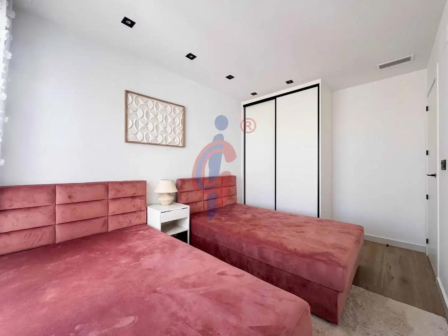 Dormitori de Casa o xalet en venda en Orihuela amb Aire condicionat, Terrassa i Piscina
