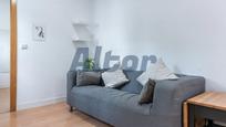 Living room of Flat for sale in  Madrid Capital  with Air Conditioner, Heating and Furnished