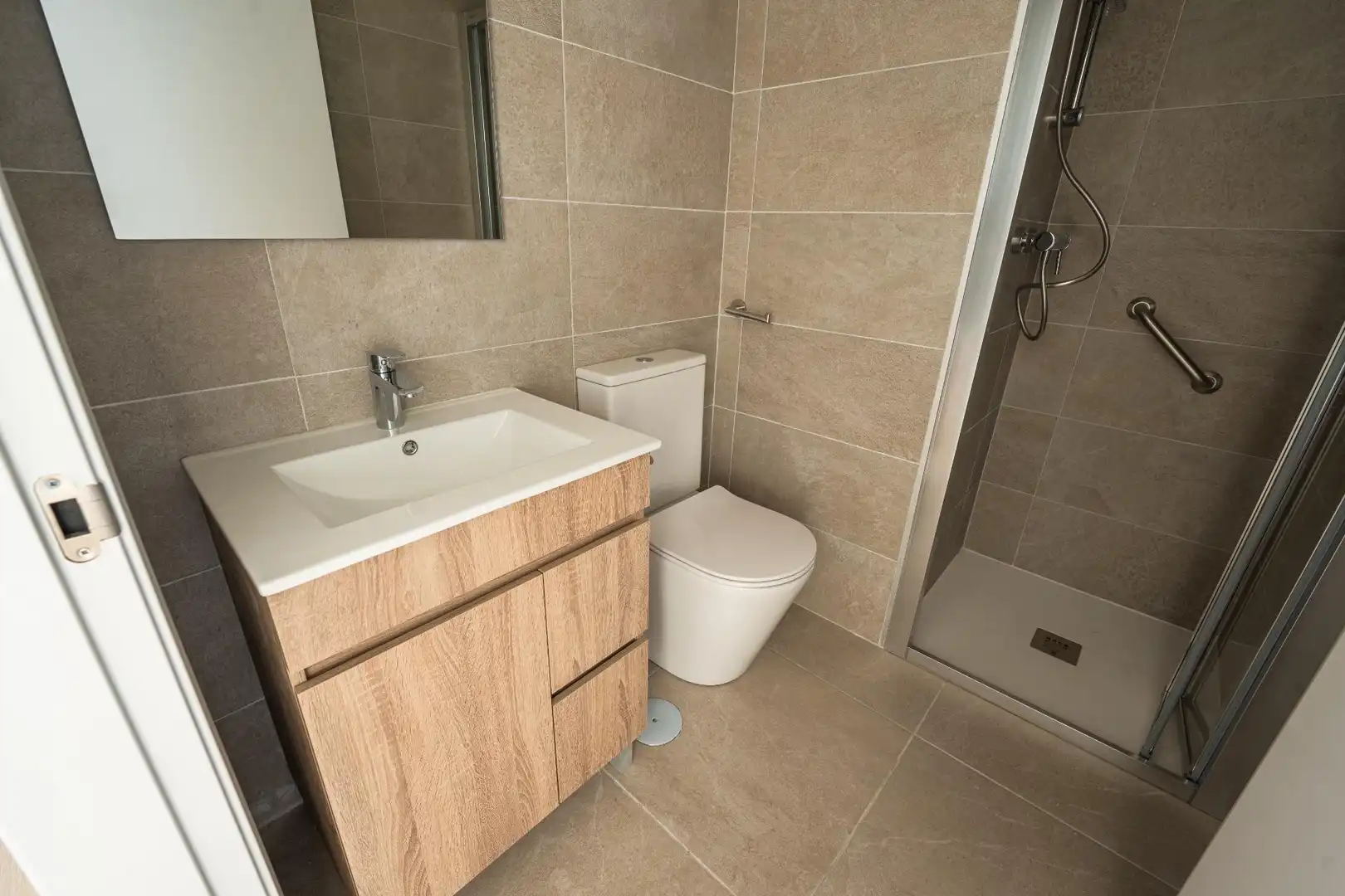 Baño de Apartamento en venta en Albacete con Calefacción, Jardín privado y Trastero