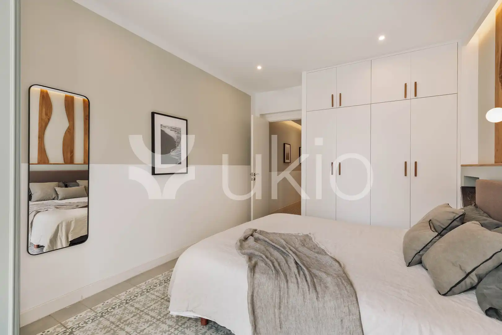 Dormitori de Apartament de lloguer en Barcelona amb Aire condicionat, Calefacció i Moblat