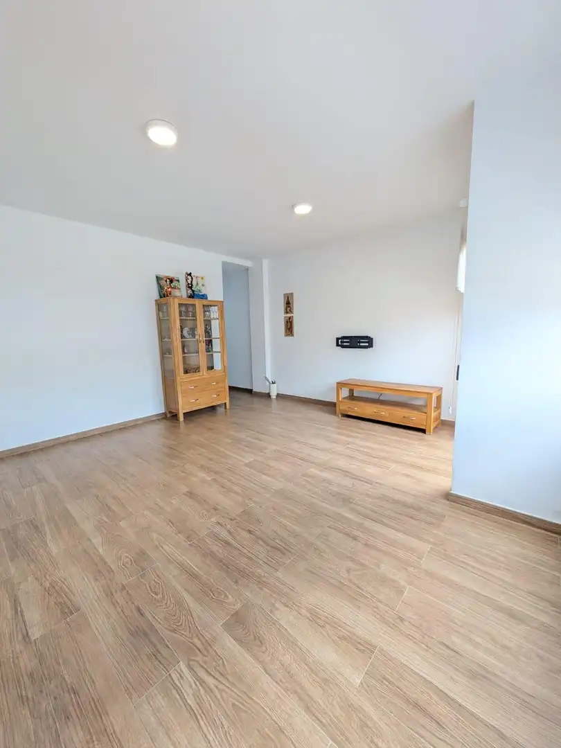 Sala de estar de Piso en venta en Las Palmas de Gran Canaria con Balcón