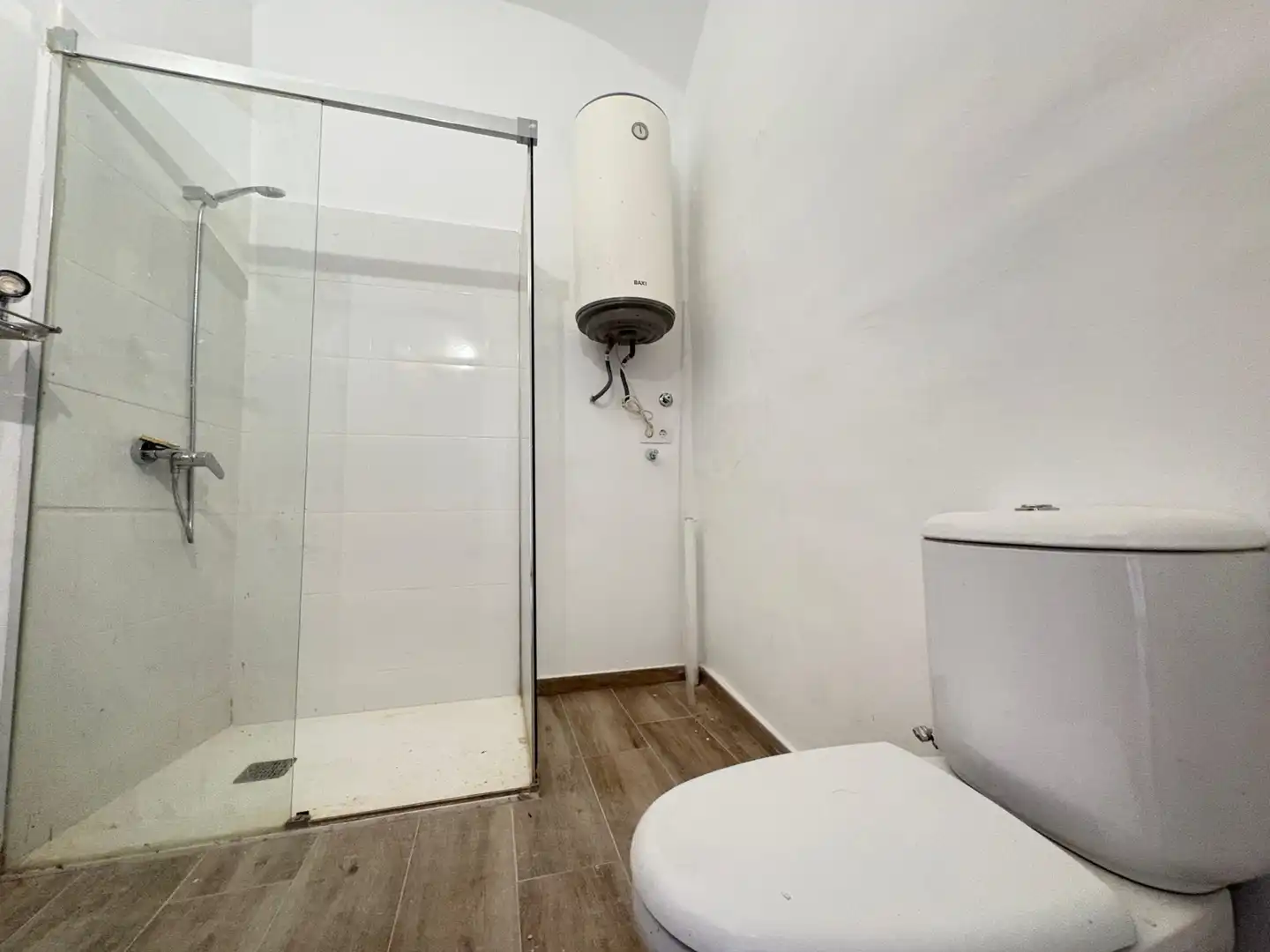 Bathroom of Flat for rent in Borrassà