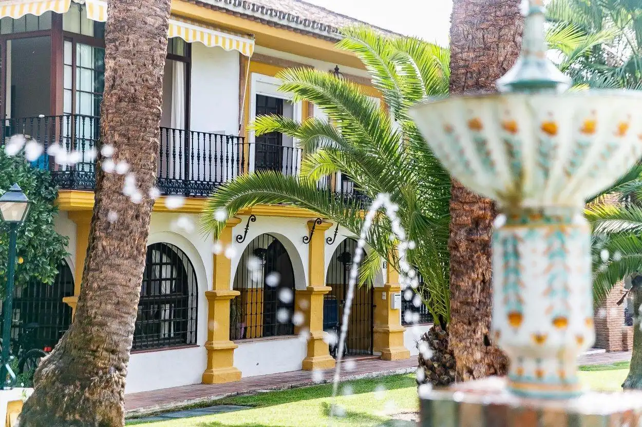 Vista exterior de Apartamento en venta en Fuengirola con Balcón y Piscina comunitaria