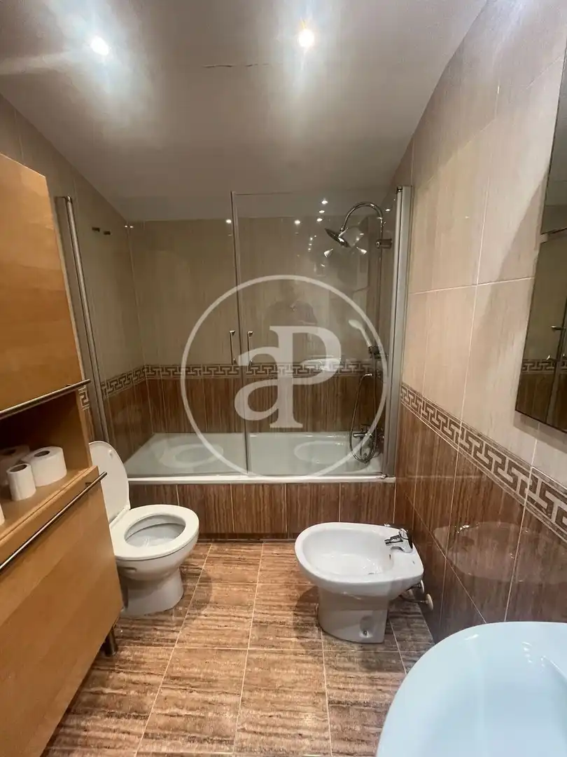 Baño de Piso de alquiler en Valencia con Aire acondicionado, Calefacción y Terraza