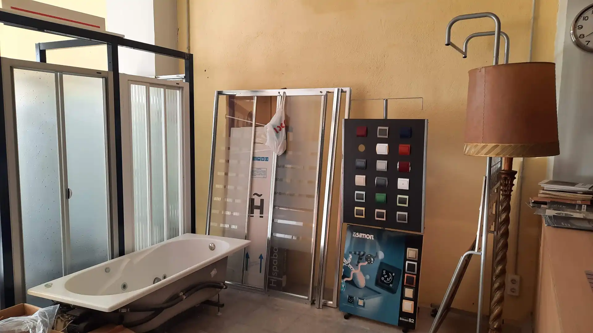 Baño de Local en venta en Vinaròs con Aire acondicionado, Amueblado y Alarma