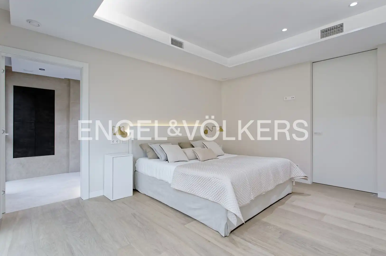 Dormitori de Casa o xalet en venda en Sant Cugat del Vallès amb Aire condicionat, Calefacció i Jardí privat