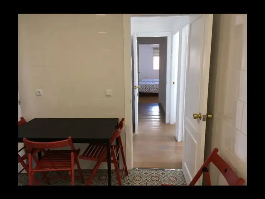 Wohnung zur Miete in Sevilla mit Klimaanlage, Terrasse und Balkon