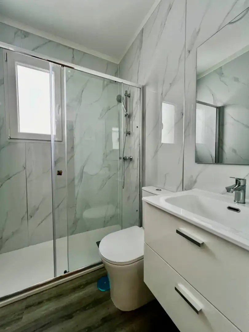 Baño de Piso en venta en Pinto con Terraza