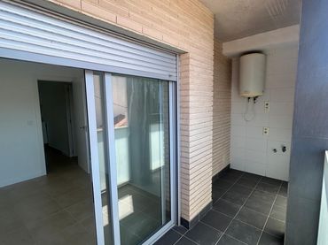 Apartament amb balcó en venda a Calle CAMPOAMOR