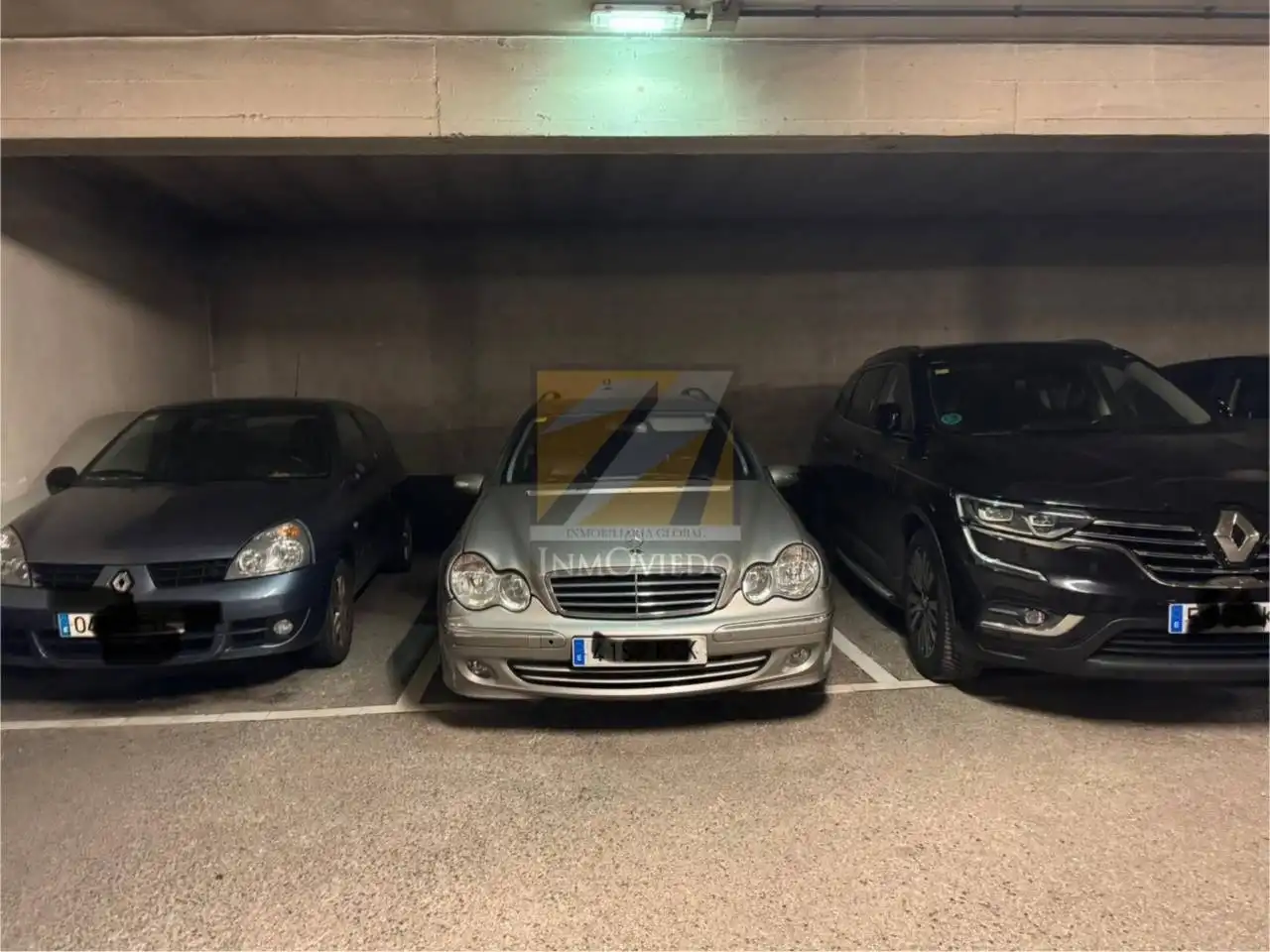 Parking de Piso en venta en Oviedo  con Calefacción, Parquet y Terraza
