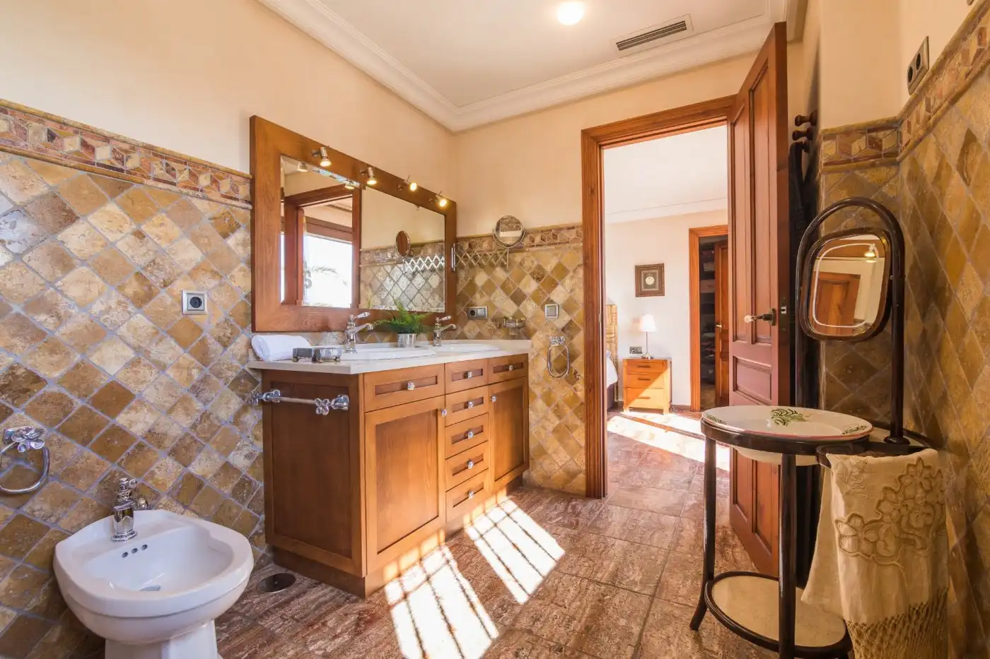 Bathroom of Houses for sale in Elche / Elx  with Air Conditioner, Private garden and Terrace