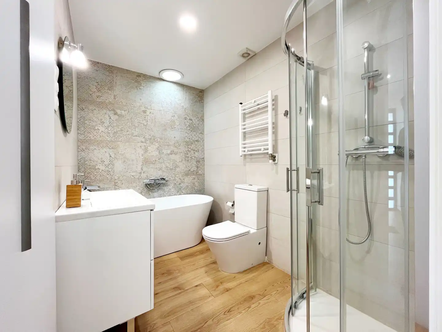 Badezimmer von Haus oder Chalet zum Verkauf in Sabadell mit Klimaanlage, Heizung und Terrasse