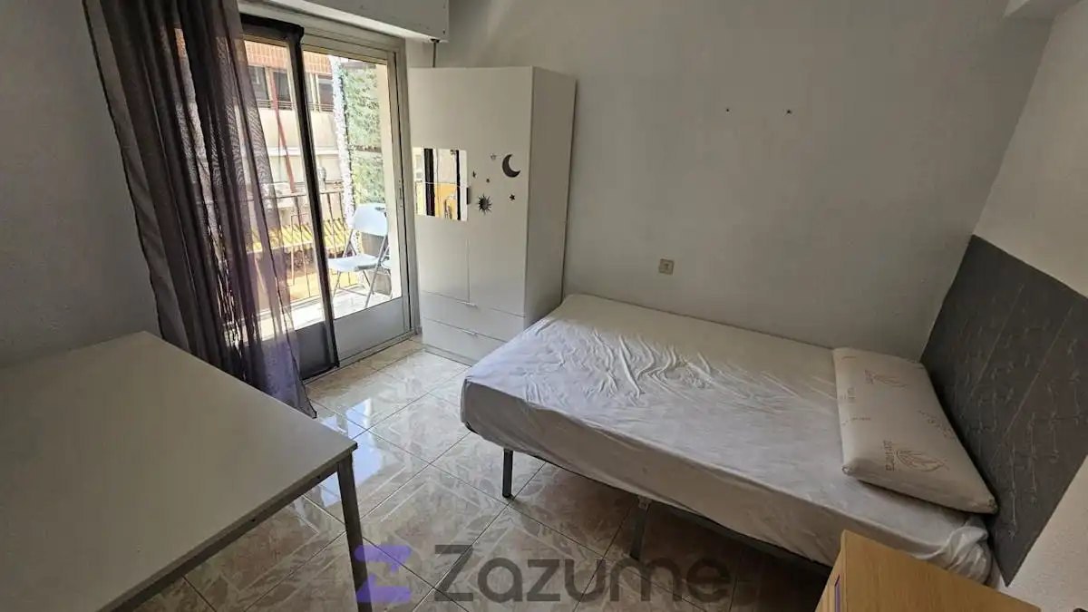 Flat for rent in Calle Pintor Joaquín, San Antón
