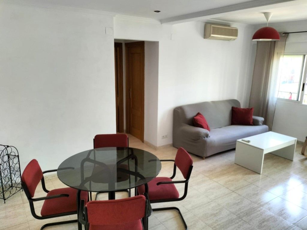 Sala de estar de Piso de alquiler en  Valencia Capital con Aire acondicionado, Amueblado y Balcón