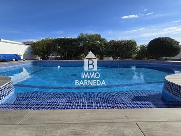 Xalet amb piscina en venda a Cap Ras 14
