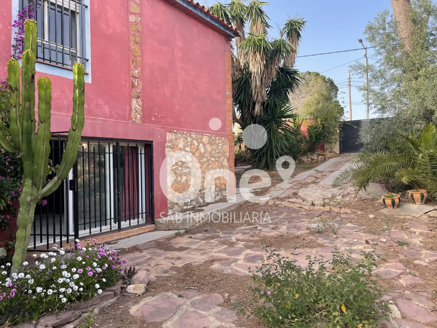 Vista exterior de Casa o chalet en venta en San Antonio de Benagéber con Jardín privado, Terraza y Piscina