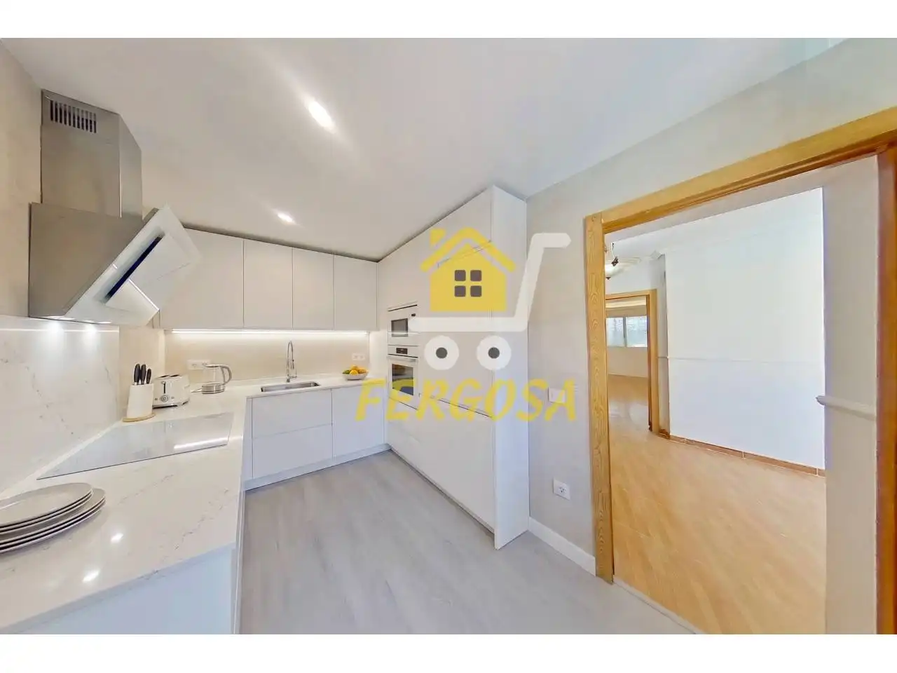 Cuina de Casa adosada en venda en Las Ventas de Retamosa amb Jardí privat, Terrassa i Piscina