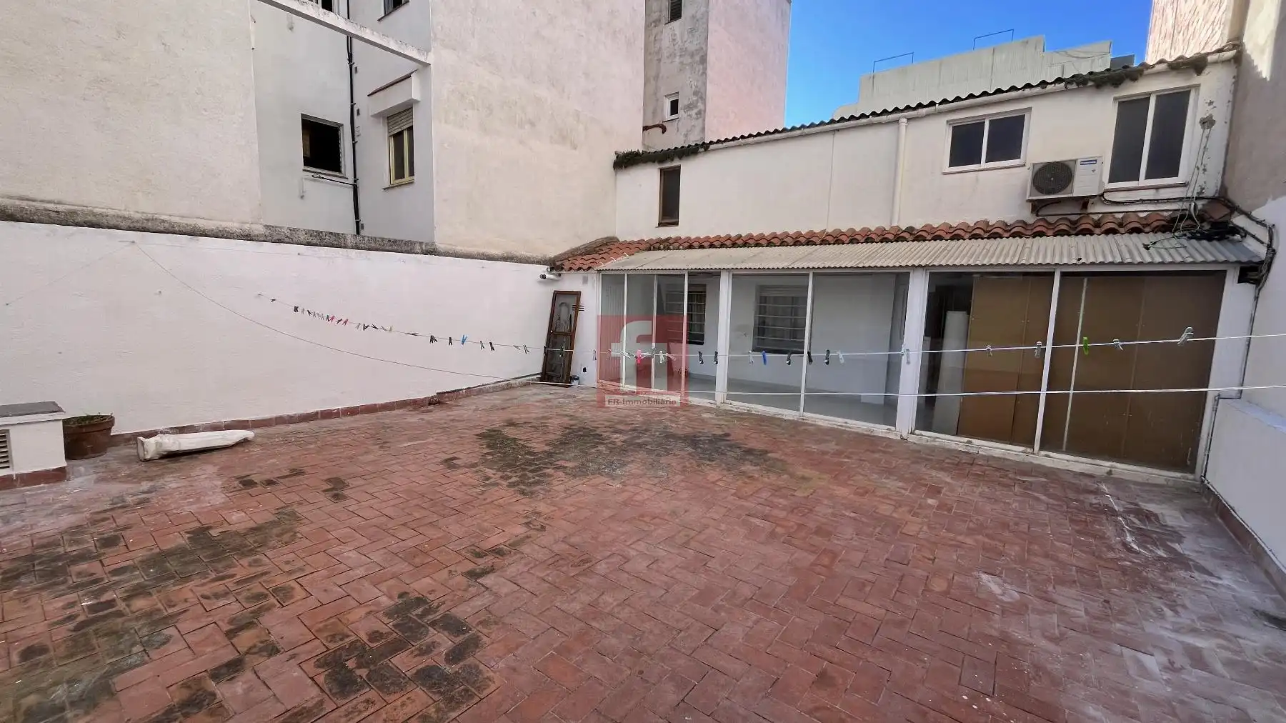 Vista exterior de Casa adosada en venda en Vilafranca del Penedès amb Aire condicionat, Calefacció i Terrassa