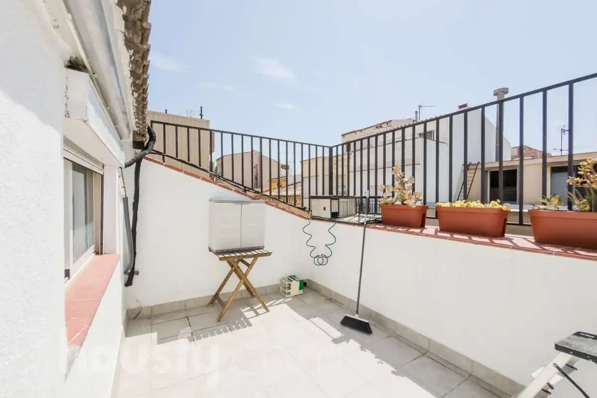 Balcony of Houses for sale in Badalona  with Air Conditioner, Heating and Terrace
