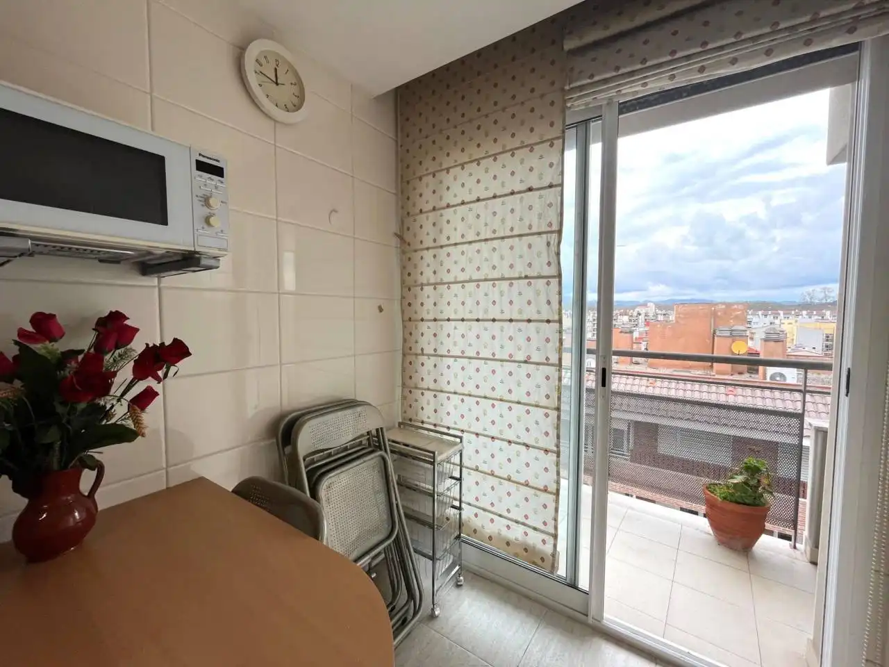 Terraza de Piso en venta en Girona con Calefacción, Terraza y Amueblado