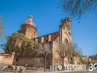 Vista exterior de Local en venda en  Barcelona Capital