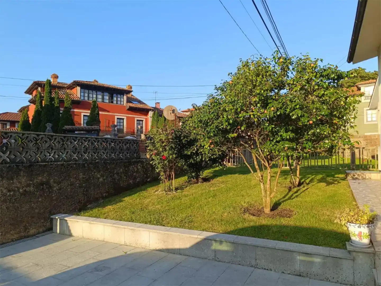 Jardí de Casa adosada en venda en Llanes amb Jardí privat