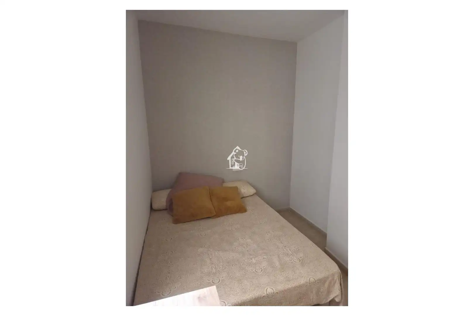 Dormitori de Apartament de lloguer en Torrevieja amb Aire condicionat, Terrassa i Moblat