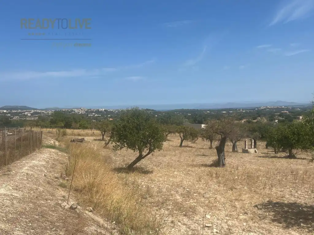 Finca rústica en venda en Selva amb Jardí privat