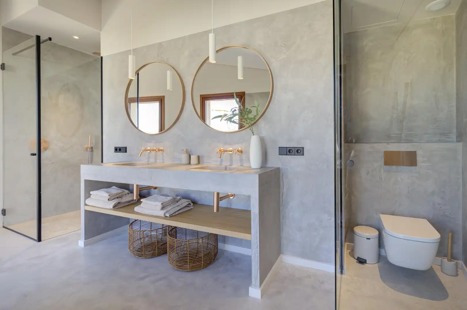 Bathroom of Houses for sale in Campanet  with Air Conditioner, Heating and Furnished