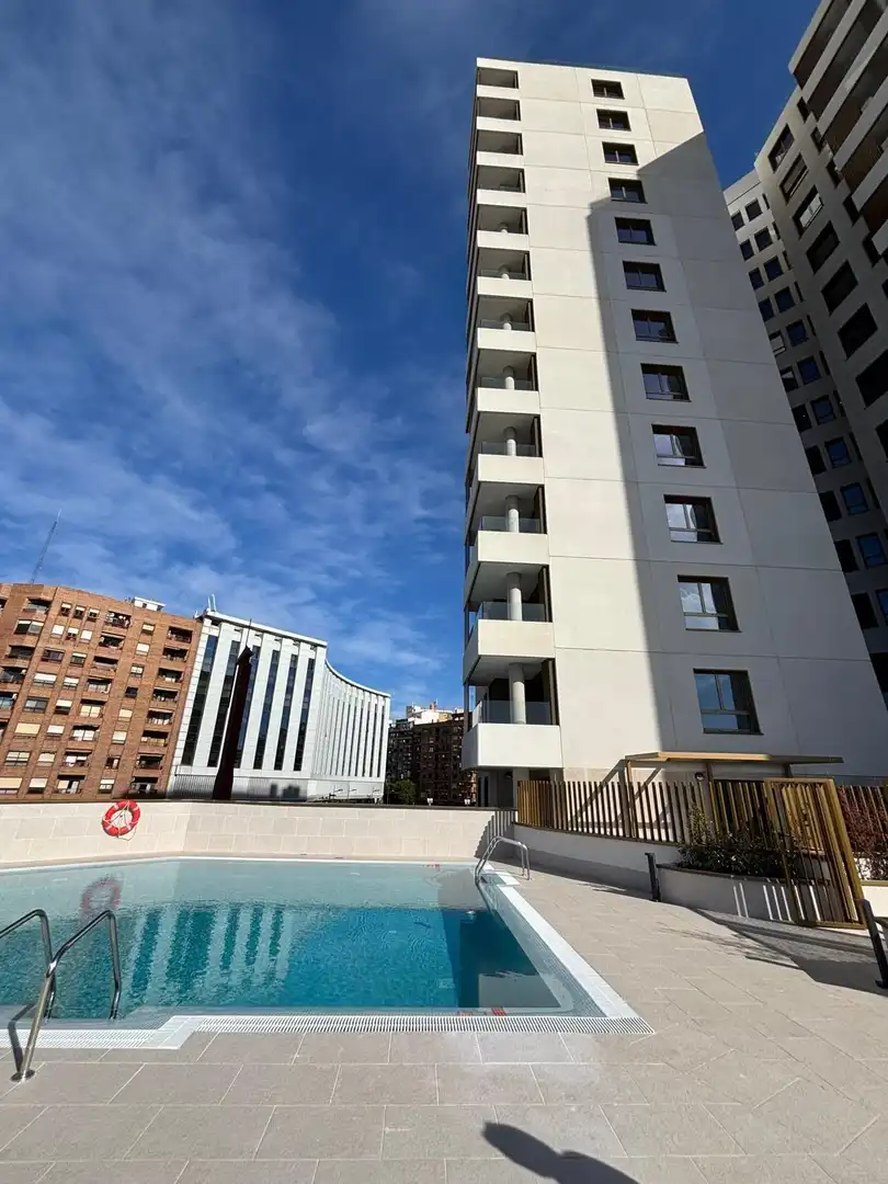 Außenansicht von Wohnung zur Miete in Valencia mit Klimaanlage, Heizung und Privatgarten