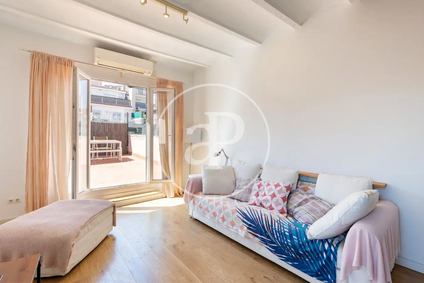 Living room of Attic for sale in Barcelona  with Air Conditioner, Heating and Terrace