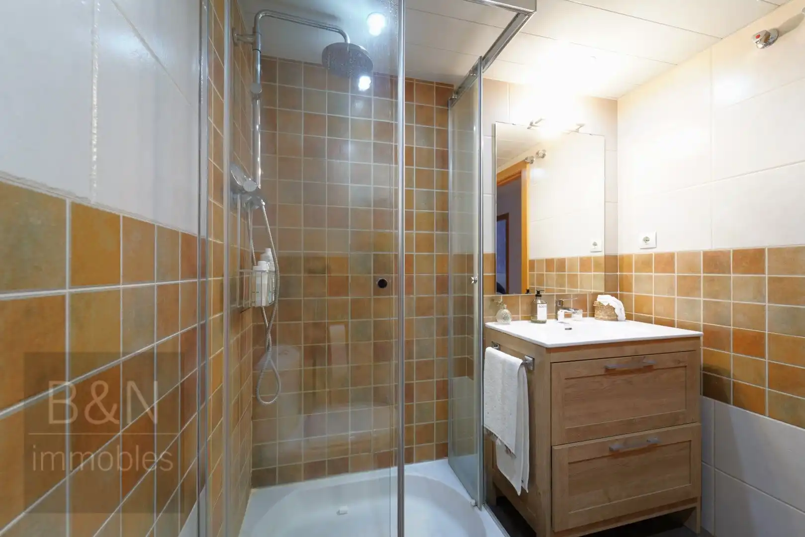 Baño de Piso en venta en Terrassa con Aire acondicionado, Calefacción y Piscina
