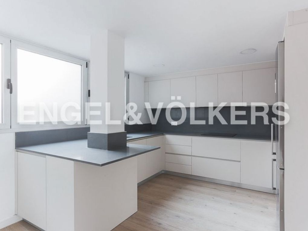 Cuina de Apartament en venda en Castellón de la Plana / Castelló de la Plana amb Aire condicionat, Calefacció i Terrassa