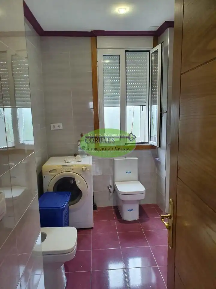 Baño de Piso en venta en Celanova con Calefacción y Amueblado