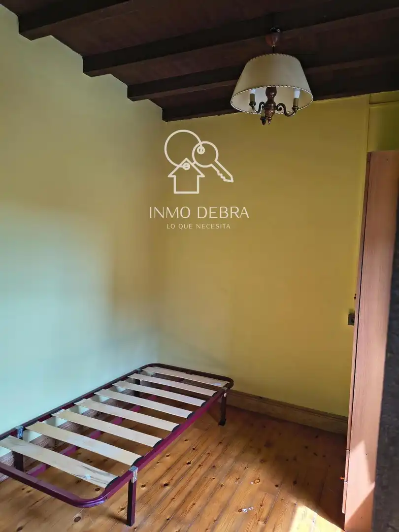 Habitación de Casa o chalet en venta en Salas con Calefacción y Terraza