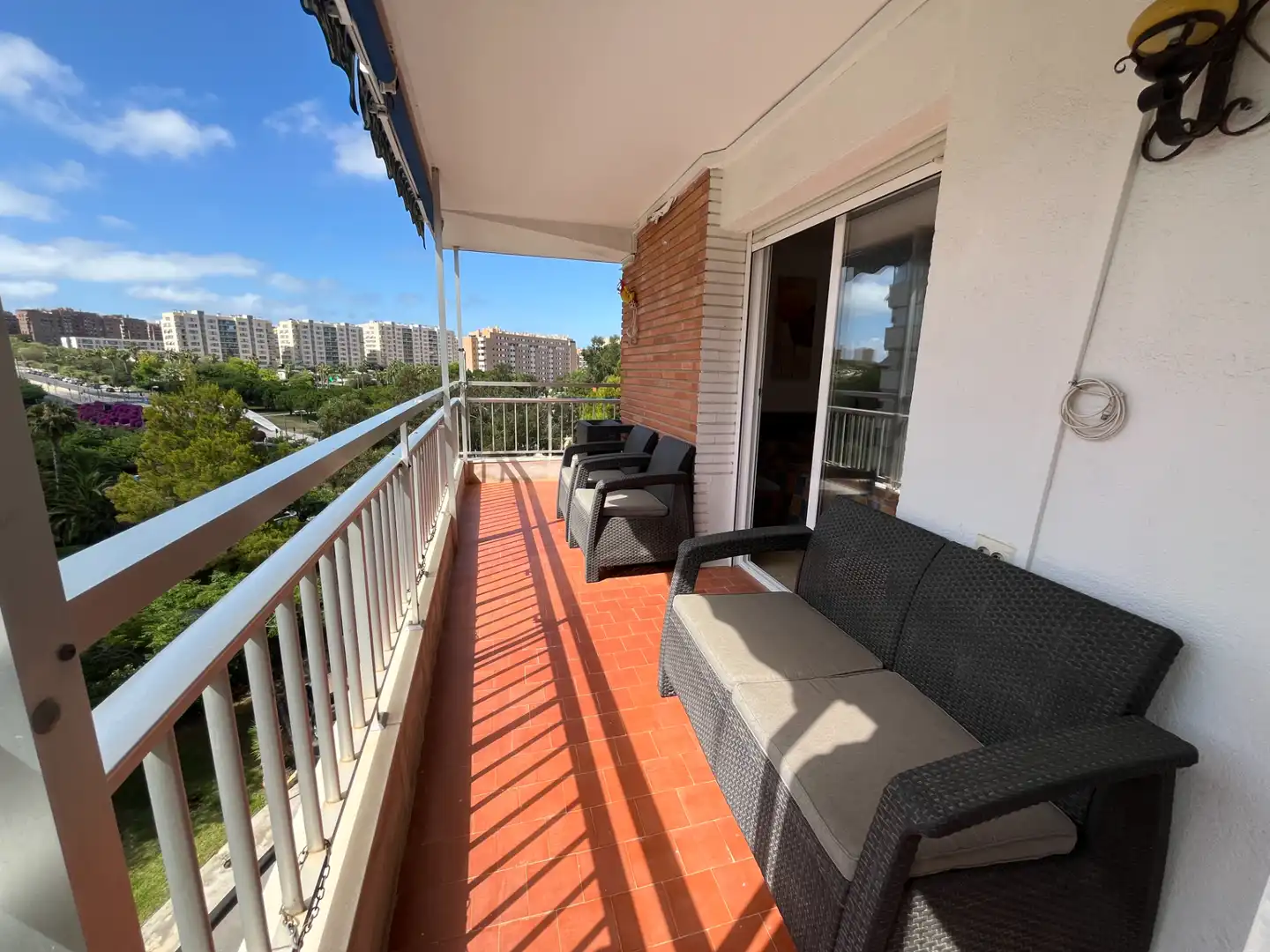 Terraza de Piso en venta en Alicante / Alacant con Terraza, Trastero y Amueblado