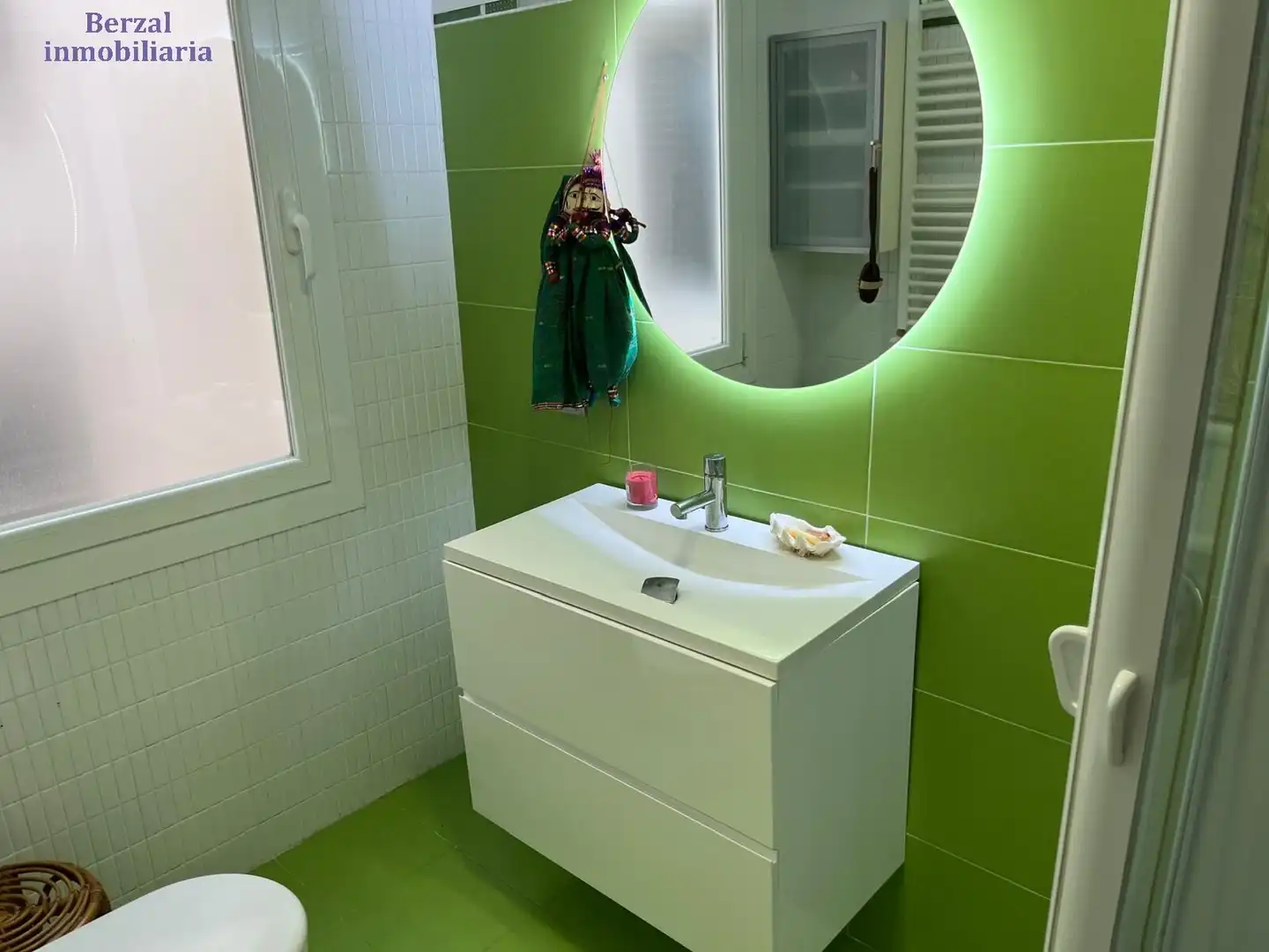 Bathroom of Flat for sale in  Logroño  with Air Conditioner, Heating and Terrace