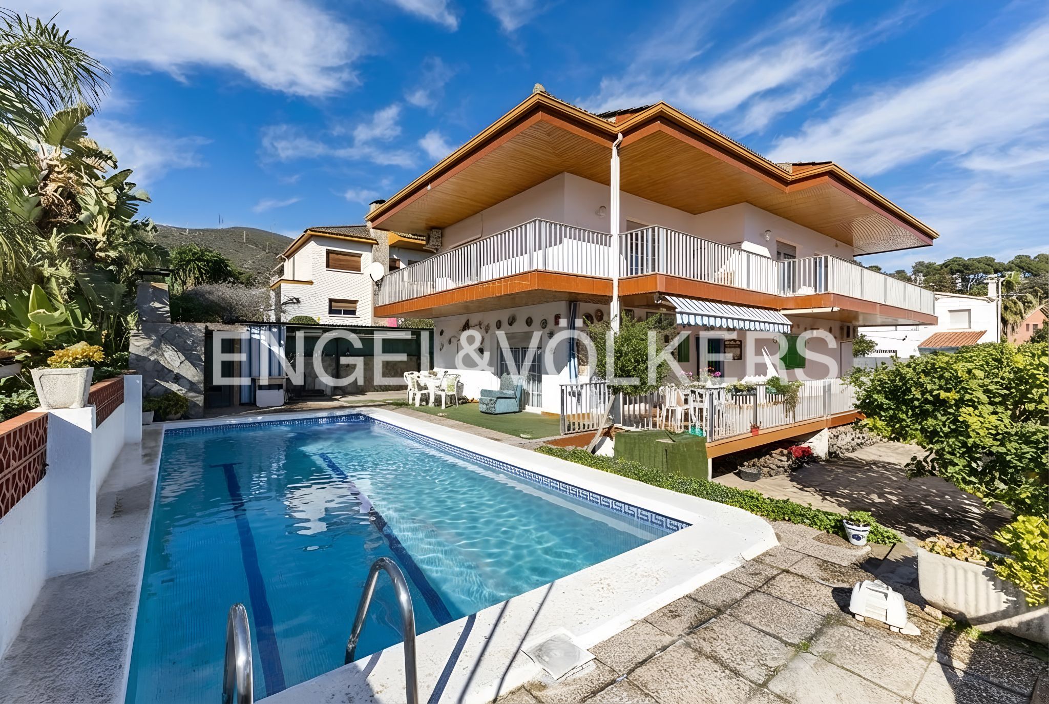 Piscina de Casa o xalet en venda en Castelldefels amb Aire condicionat, Calefacció i Jardí privat